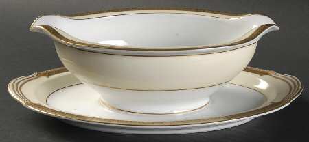 N254 Gravy Boat with Attached Underplate