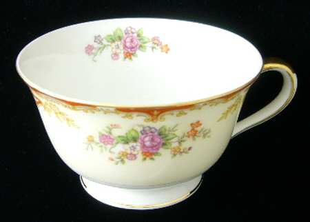 N256 Footed Cup