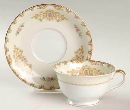N257 Footed Cup & Saucer Set