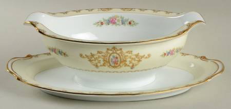 N257 Gravy Boat with Attached Underplate