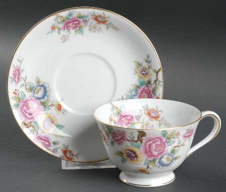 N26 Footed Cup & Saucer Set