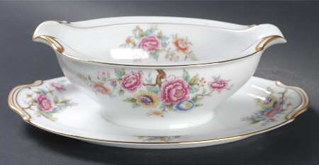 N26 Gravy Boat with Attached Underplate
