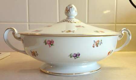 N263 Round Covered Vegetable