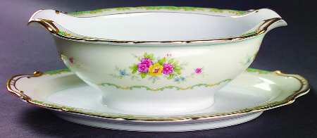 N267 Gravy Boat with Attached Underplate