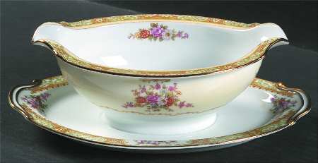 N268 Gravy Boat with Attached Underplate