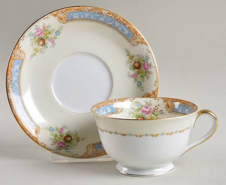 N273 Footed Cup & Saucer Set