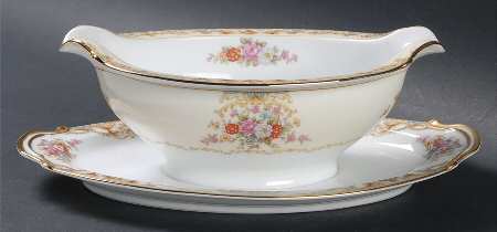 N290 Gravy Boat with Attached Underplate