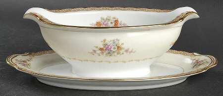 N30 Gravy Boat with Attached Underplate
