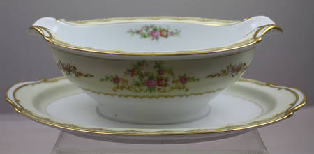 N307 Gravy Boat with Attached Underplate