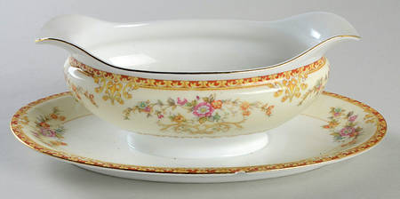 N31 Gravy Boat with Attached Underplate