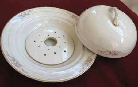 Mystery #66 Round Covered Butter with Strainer