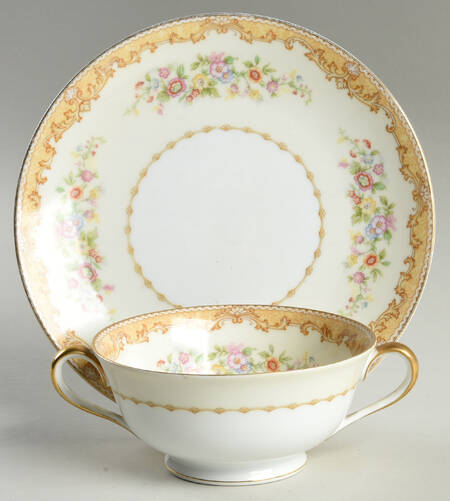 N319 Footed Cream Soup Bowl & Saucer Set