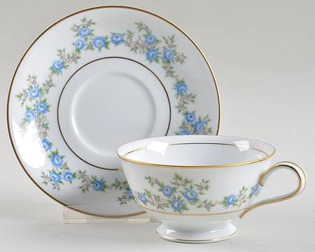 N331 Footed Cup & Saucer Set