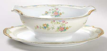 N338 Gravy Boat with Attached Underplate