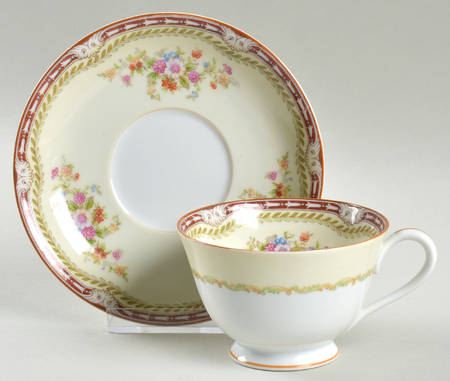 N346 Footed Cup & Saucer Set