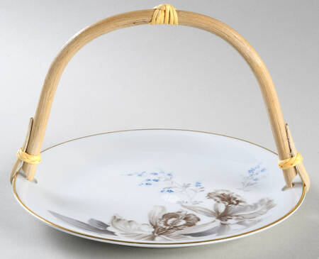 N354 5 3/8"-5 5/8" Bamboo Handled Serving Plate  HC