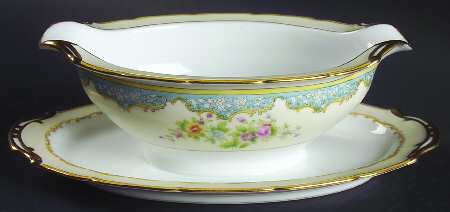 N37 Gravy Boat with Attached Underplate by Noritake