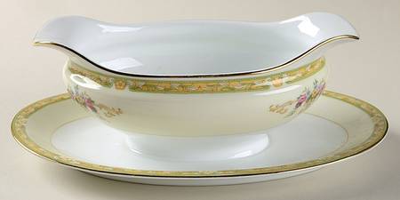 N382 Gravy Boat with Attached Underplate