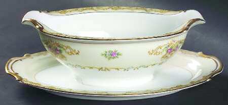 N384 Gravy Boat with Attached Underplate