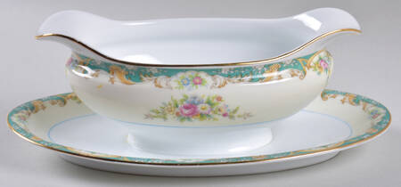 N406 Gravy Boat with Attached Underplate