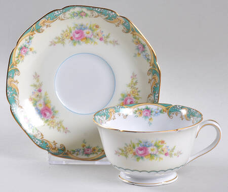 N406 Footed Cup & Saucer Set
