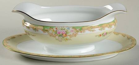 N420 Gravy Boat with Attached Underplate