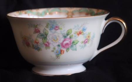 N427 Footed Cup