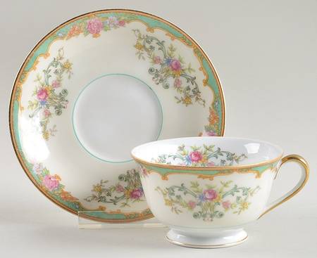 N454 Footed Cup & Saucer Set