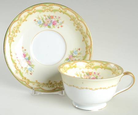 N46 Footed Cup & Saucer Set