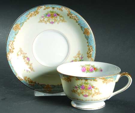 N47 Footed Cup & Saucer Set