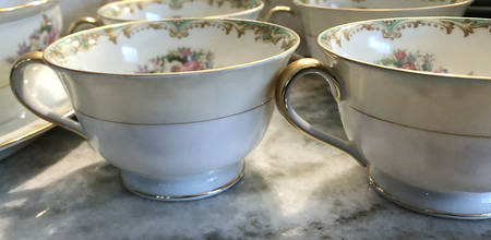 N471 Footed Cup