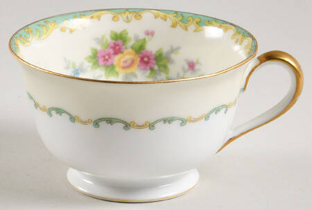 N472 Footed Cup