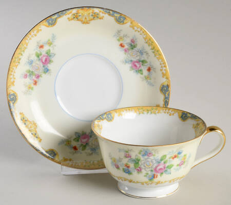 N477 Footed Cup & Saucer Set