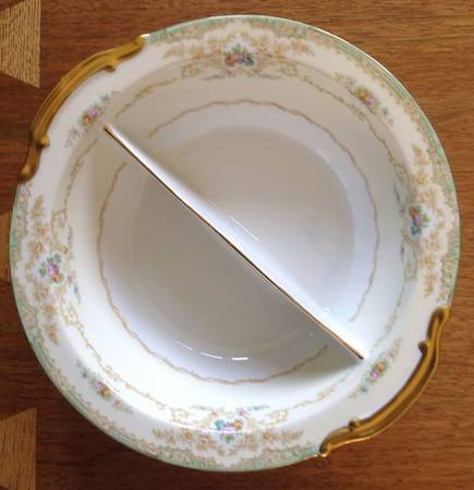 N830 Round Divided Vegetable Bowl