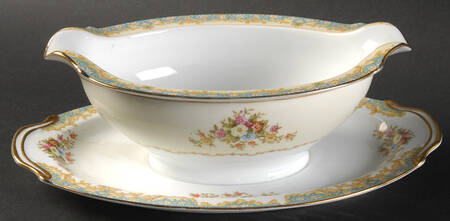 N49 Gravy Boat with Attached Underplate