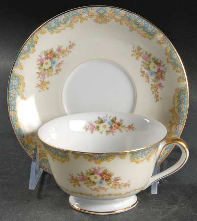 N49 Footed Cup & Saucer Set