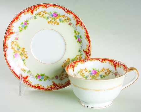N493 Footed Cup & Saucer Set