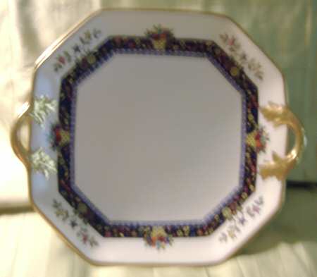 N496 Handled Cake Plate