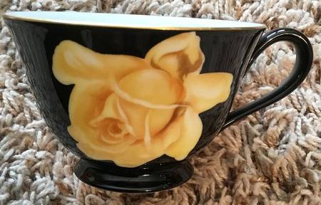 N499 Footed Cup