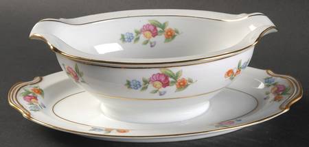 N5 Gravy Boat with Attached Underplate