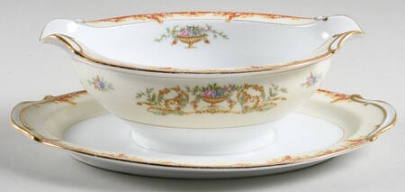 N518 Gravy Boat with Attached Underplate