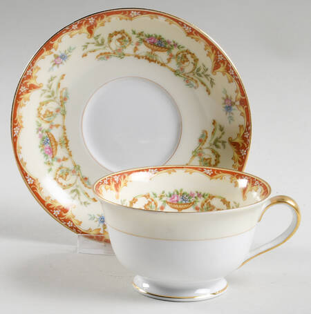 N518 Footed Cup & Saucer Set