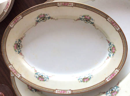 N528 11" Oval Serving Platter