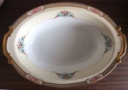 N528 10" Oval Vegetable Bowl