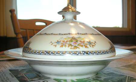 N543 Round Covered Butter