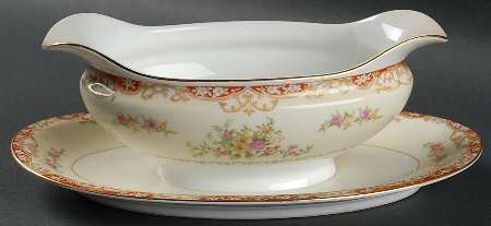 N55 Gravy Boat with Attached Underplate