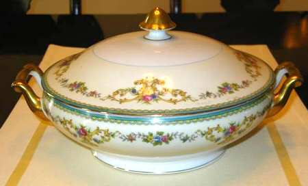 N557 Round Covered Vegetable