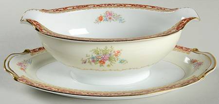 N56 Gravy Boat with Attached Underplate