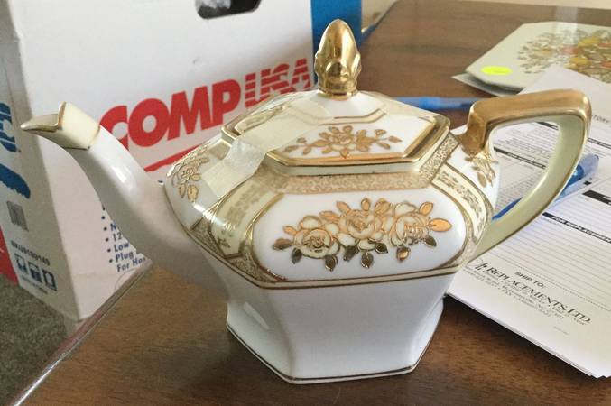 N594 Teapot & Lid