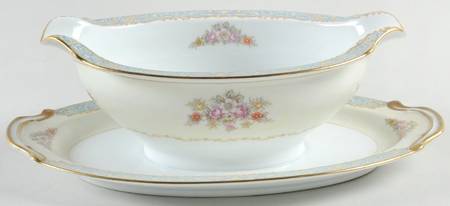 N60 Gravy Boat with Attached Underplate